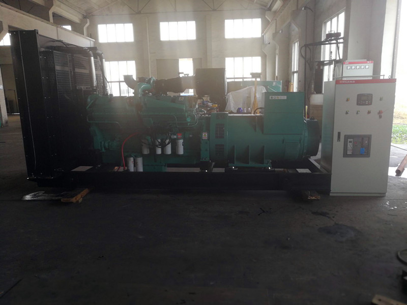 天津静海机动车检测中心采购一台自启动1000KW康明斯柴油发电机组